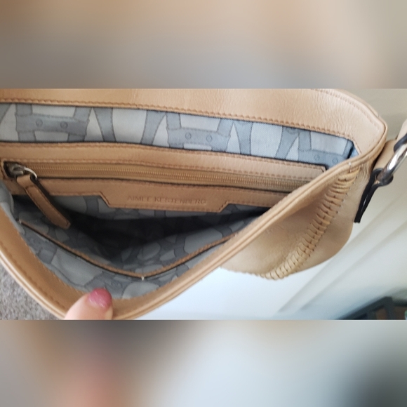 Aimee Kestenberg Tan Flap Saddle Crossbody Shoulder Bag EUC - Picture 7 of 9